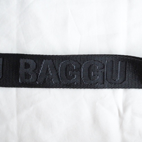 BAGGU Camera Crossbody bag in Extra Pink - Picture 5 of 5